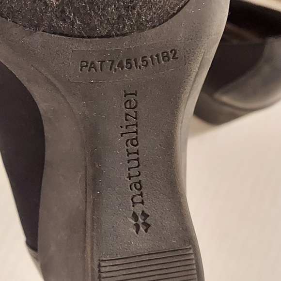 Naturalizer Kismet Black Stretch Shoes - Picture 9 of 14